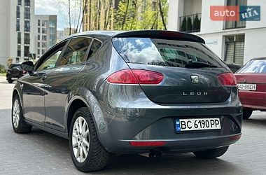 Хэтчбек SEAT Leon 2011 в Львове