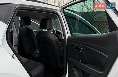 Хэтчбек SEAT Leon 2015 в Самборе