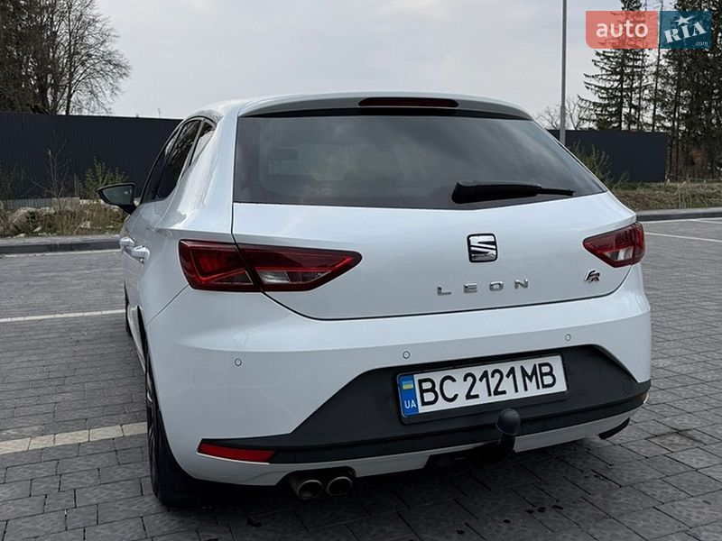 Хэтчбек SEAT Leon 2015 в Самборе