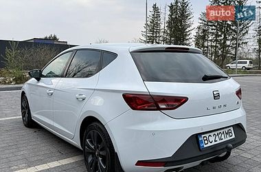 Хэтчбек SEAT Leon 2015 в Самборе