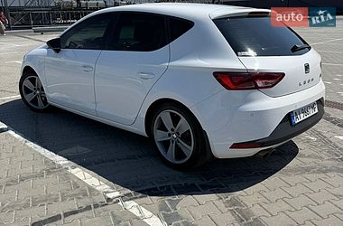 Хэтчбек SEAT Leon 2015 в Киеве