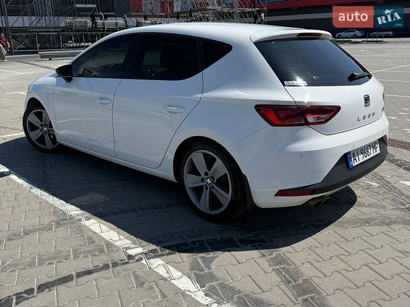 Хэтчбек SEAT Leon 2015 в Киеве