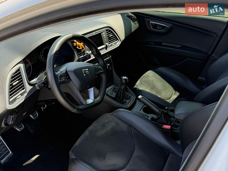 Хэтчбек SEAT Leon 2015 в Киеве