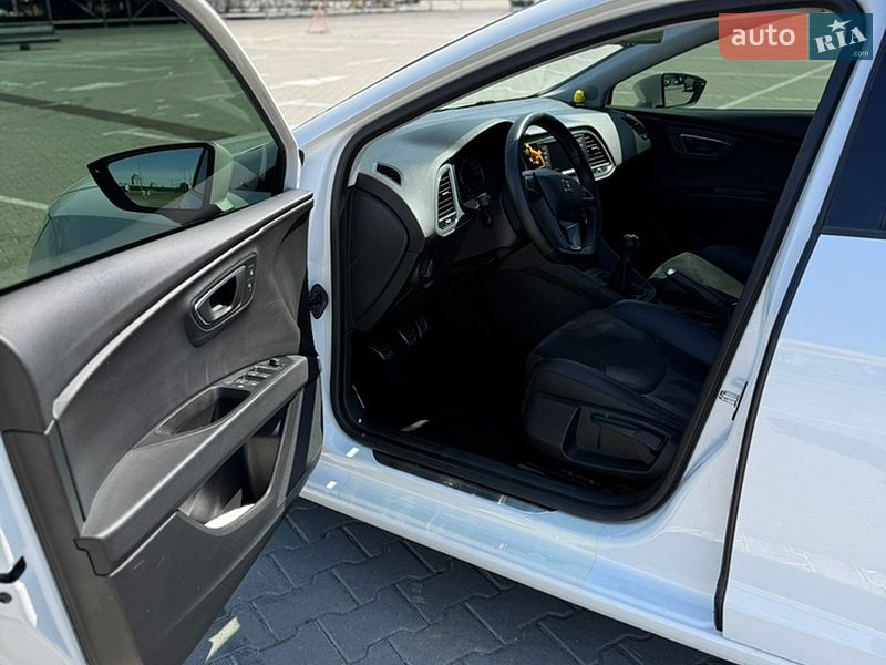Хэтчбек SEAT Leon 2015 в Киеве