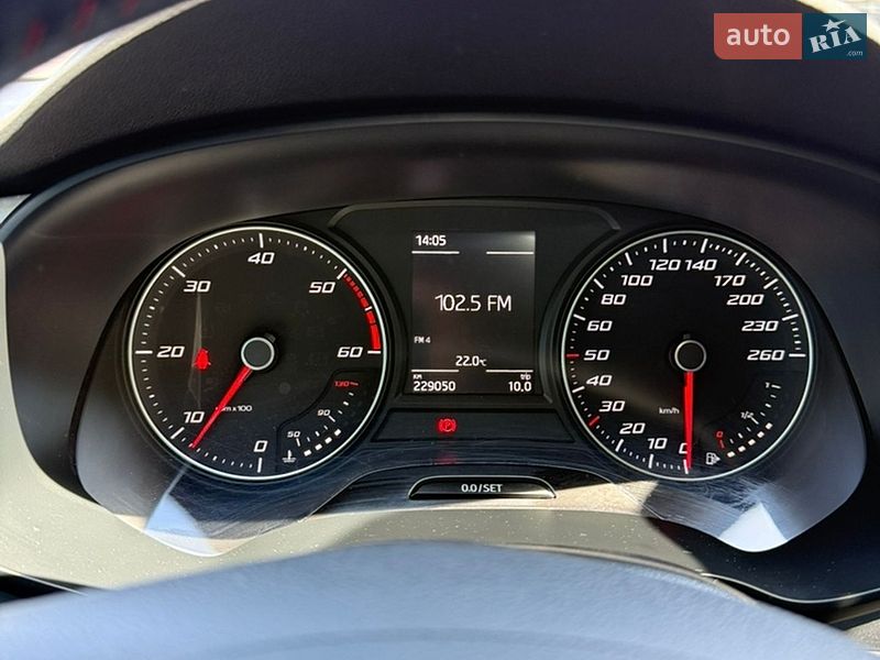 Хэтчбек SEAT Leon 2015 в Киеве