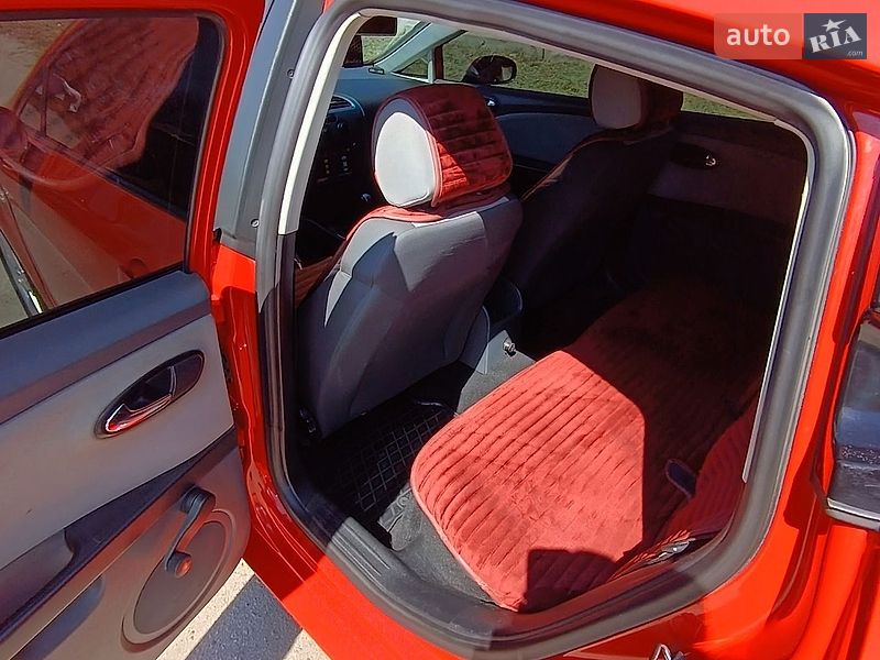 Хэтчбек SEAT Leon 2005 в Харькове