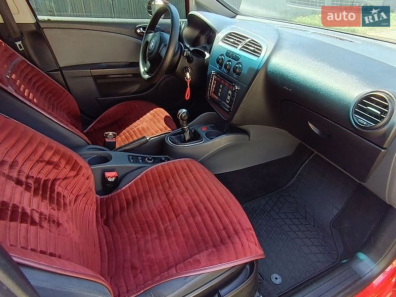 Хэтчбек SEAT Leon 2005 в Харькове