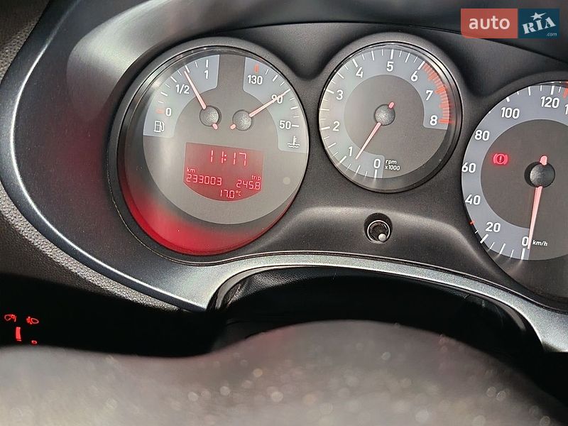 Хэтчбек SEAT Leon 2005 в Харькове