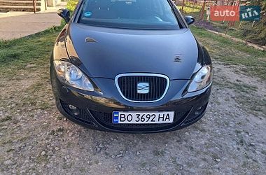Хэтчбек SEAT Leon 2008 в Бучаче