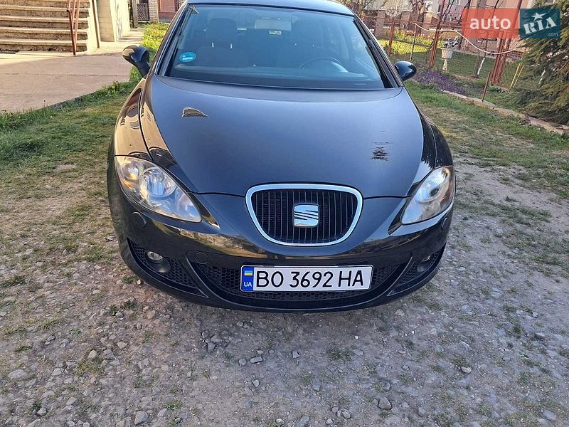 Хэтчбек SEAT Leon 2008 в Бучаче