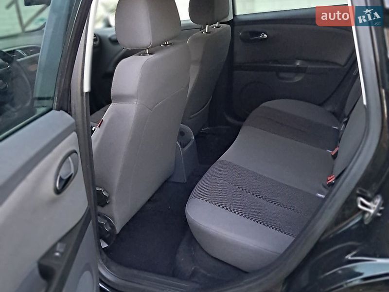 Хэтчбек SEAT Leon 2008 в Бучаче