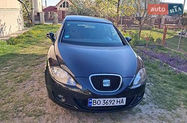 Хэтчбек SEAT Leon 2008 в Бучаче