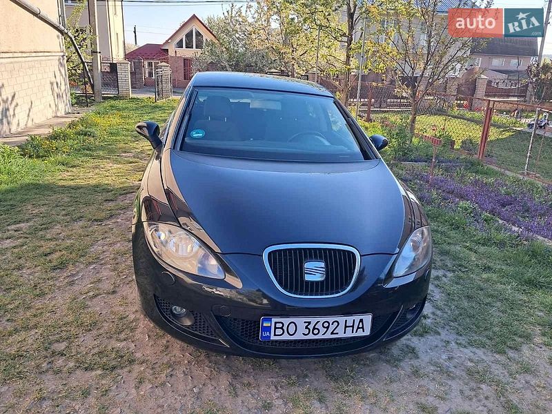 Хэтчбек SEAT Leon 2008 в Бучаче