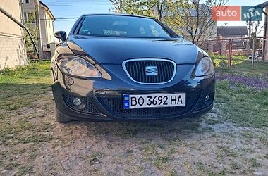 Хэтчбек SEAT Leon 2008 в Бучаче