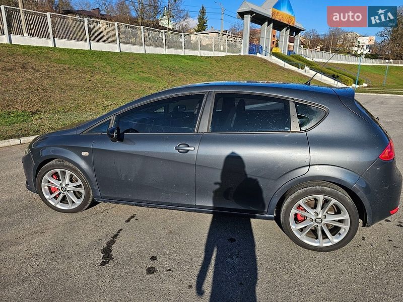 Хэтчбек SEAT Leon 2007 в Обухове