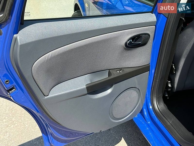 Хэтчбек SEAT Leon 2006 в Кропивницком