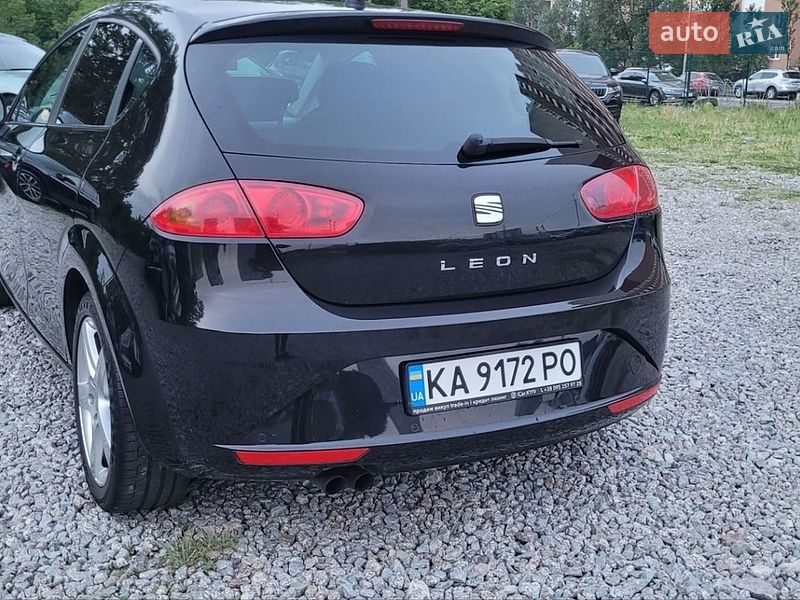 Хэтчбек SEAT Leon 2011 в Киеве