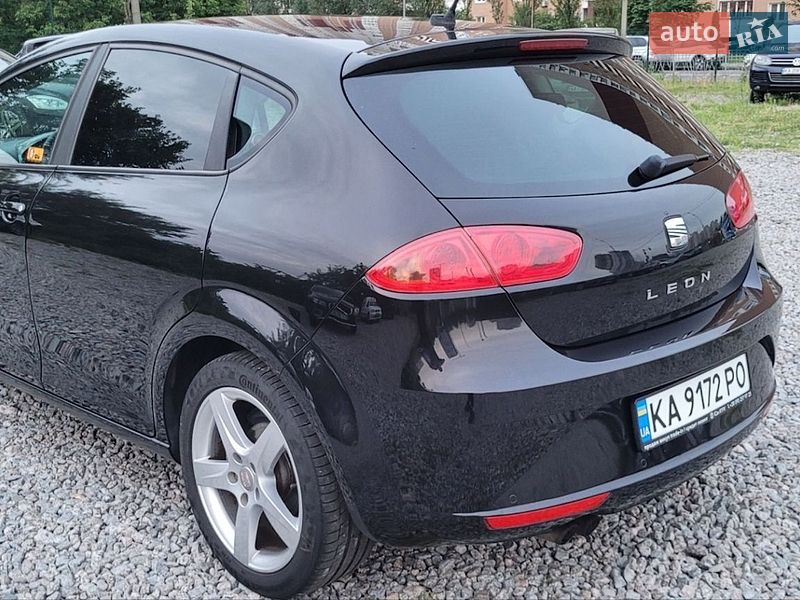 Хэтчбек SEAT Leon 2011 в Киеве