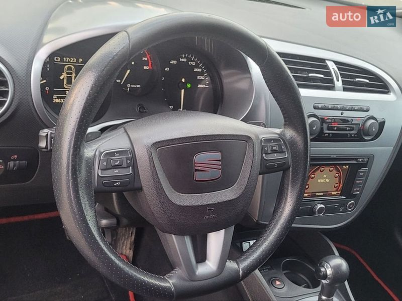 Хэтчбек SEAT Leon 2011 в Киеве