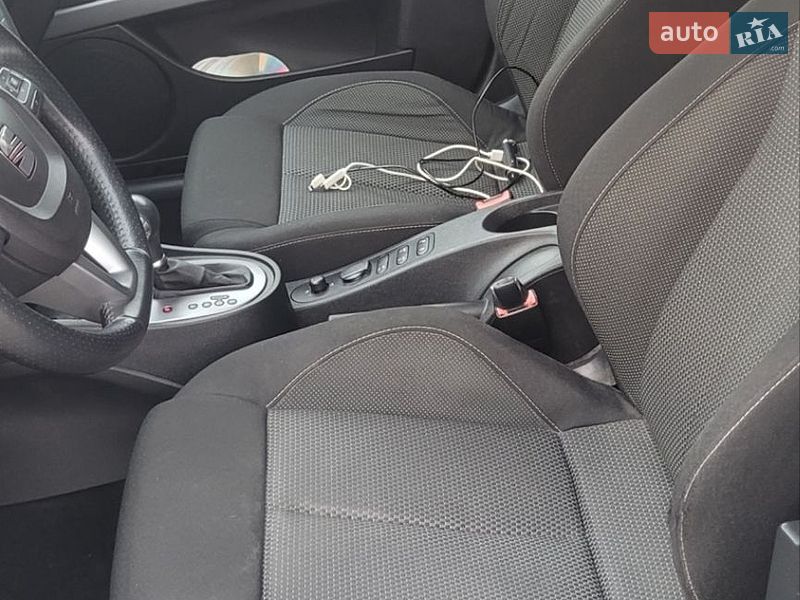 Хэтчбек SEAT Leon 2011 в Киеве