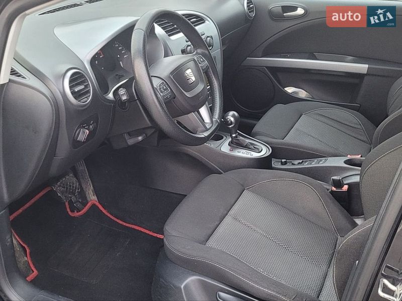 Хэтчбек SEAT Leon 2011 в Киеве