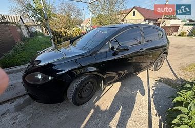 Хетчбек SEAT Leon 2005 в Дніпрі