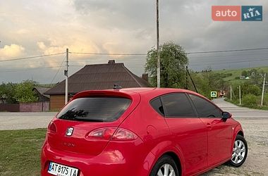 Хэтчбек SEAT Leon 2008 в Лазещине