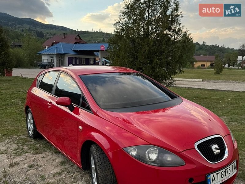 Хэтчбек SEAT Leon 2008 в Лазещине