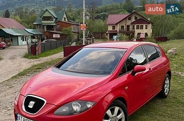Хэтчбек SEAT Leon 2008 в Лазещине