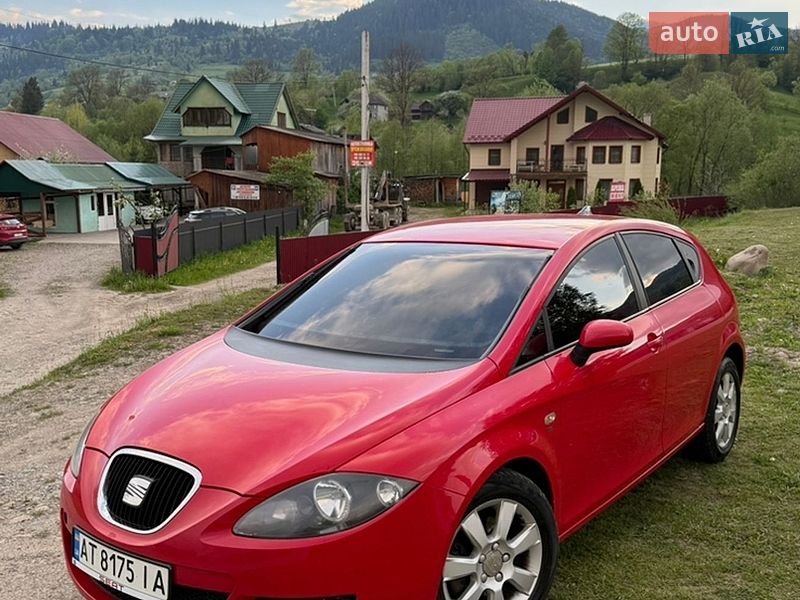 Хэтчбек SEAT Leon 2008 в Лазещине