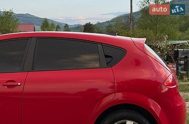 Хэтчбек SEAT Leon 2008 в Лазещине