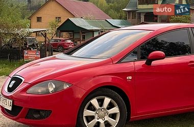 Хэтчбек SEAT Leon 2008 в Лазещине