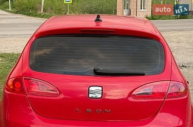 Хэтчбек SEAT Leon 2008 в Лазещине