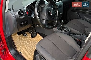 Хэтчбек SEAT Leon 2008 в Лазещине