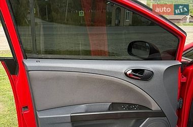 Хэтчбек SEAT Leon 2008 в Лазещине
