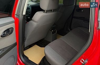 Хэтчбек SEAT Leon 2008 в Лазещине