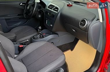 Хэтчбек SEAT Leon 2008 в Лазещине