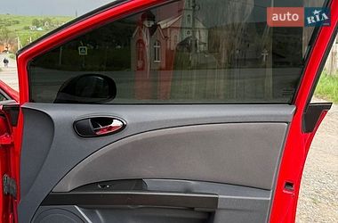 Хэтчбек SEAT Leon 2008 в Лазещине