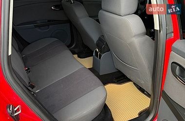 Хэтчбек SEAT Leon 2008 в Лазещине