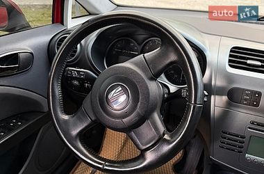 Хэтчбек SEAT Leon 2008 в Лазещине