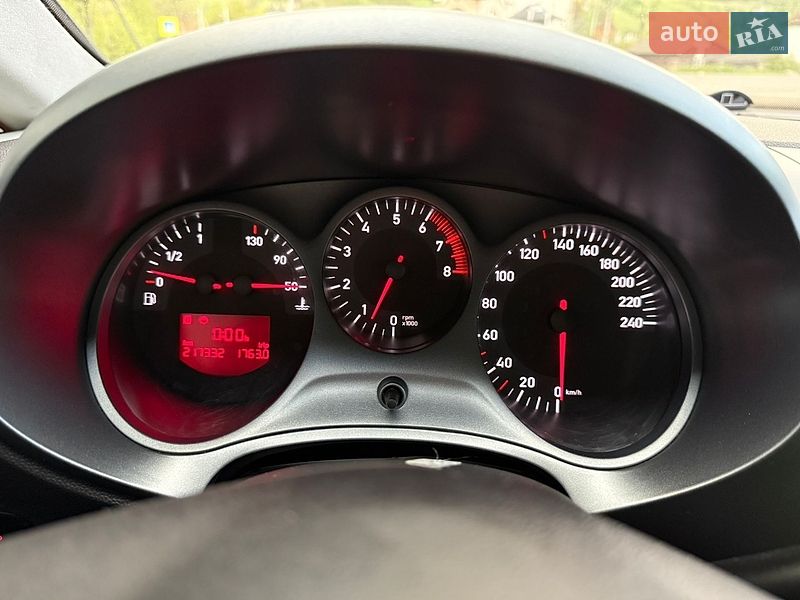 Хэтчбек SEAT Leon 2008 в Лазещине