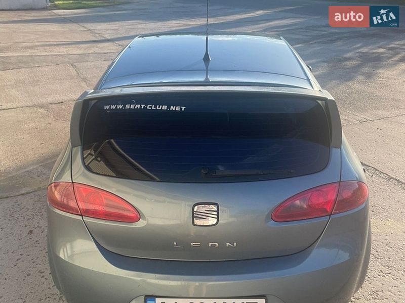 Хэтчбек SEAT Leon 2006 в Вышгороде