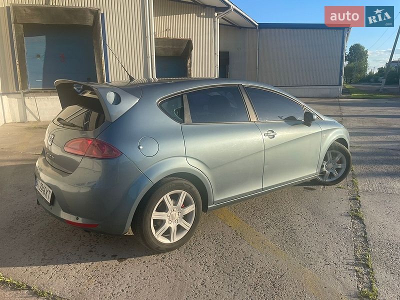 Хэтчбек SEAT Leon 2006 в Вышгороде