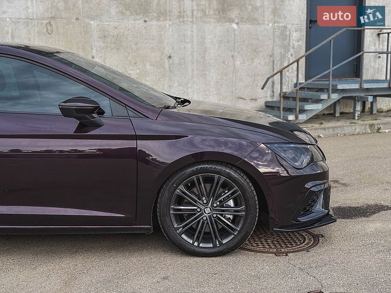 Хэтчбек SEAT Leon 2017 в Киеве