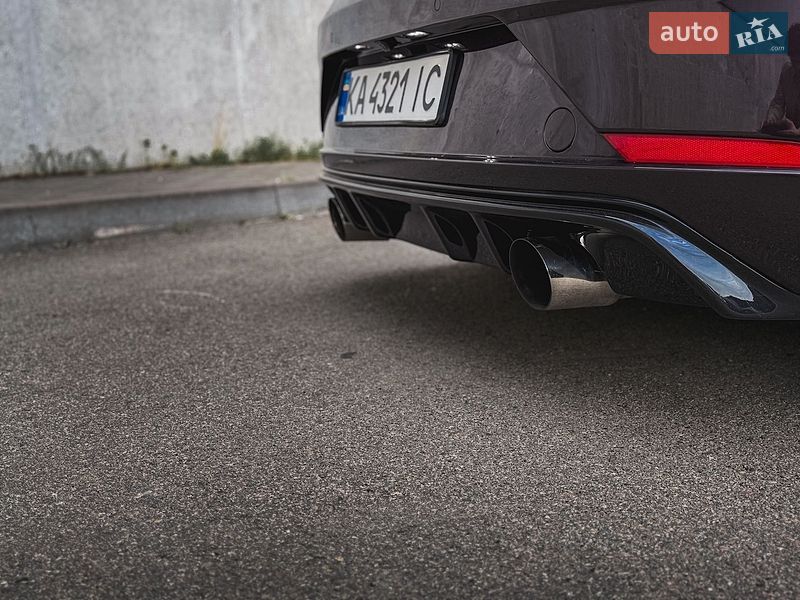 Хэтчбек SEAT Leon 2017 в Киеве