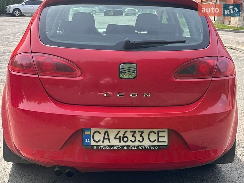 Хэтчбек SEAT Leon 2008 в Умани