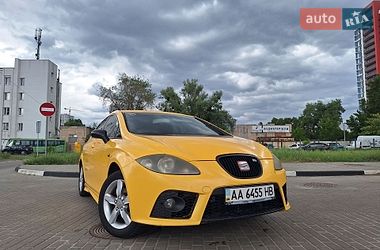 Хэтчбек SEAT Leon 2008 в Киеве