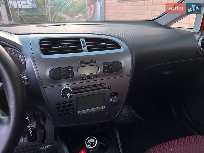 Хэтчбек SEAT Leon 2008 в Умани