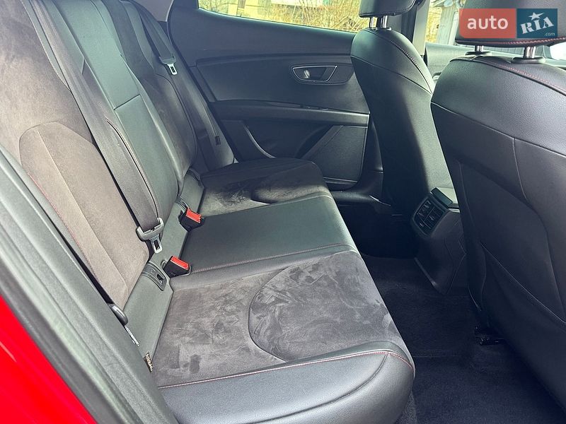Хэтчбек SEAT Leon 2013 в Калуше