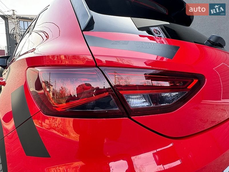 Хэтчбек SEAT Leon 2013 в Калуше